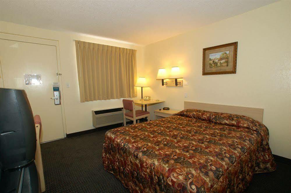Rodeway Inn Pueblo Exterior foto
